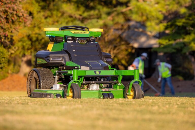 john deere Autonomous Battery Electric Mower 1