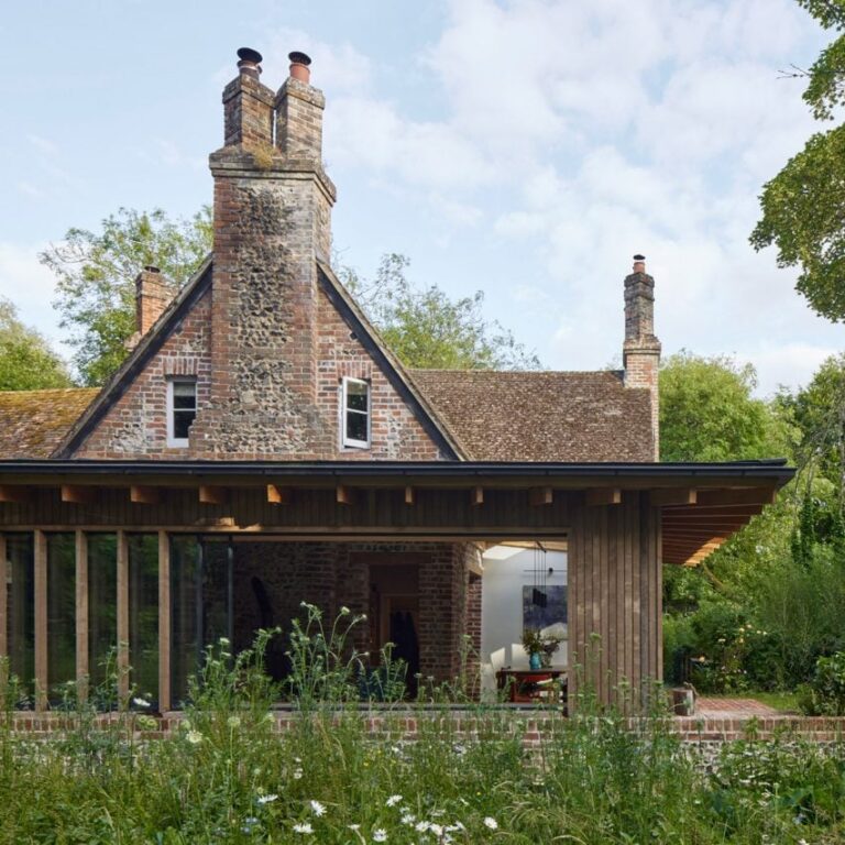 cooke fawcett mill house hampshire sq2 dezeen 2364 col 0 852x852