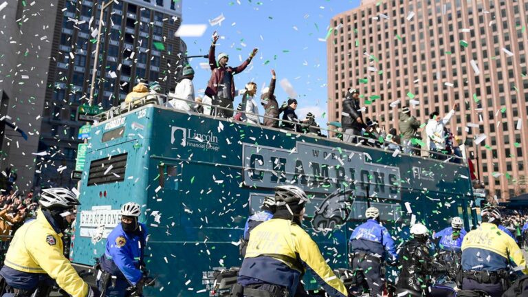 eagles parade g