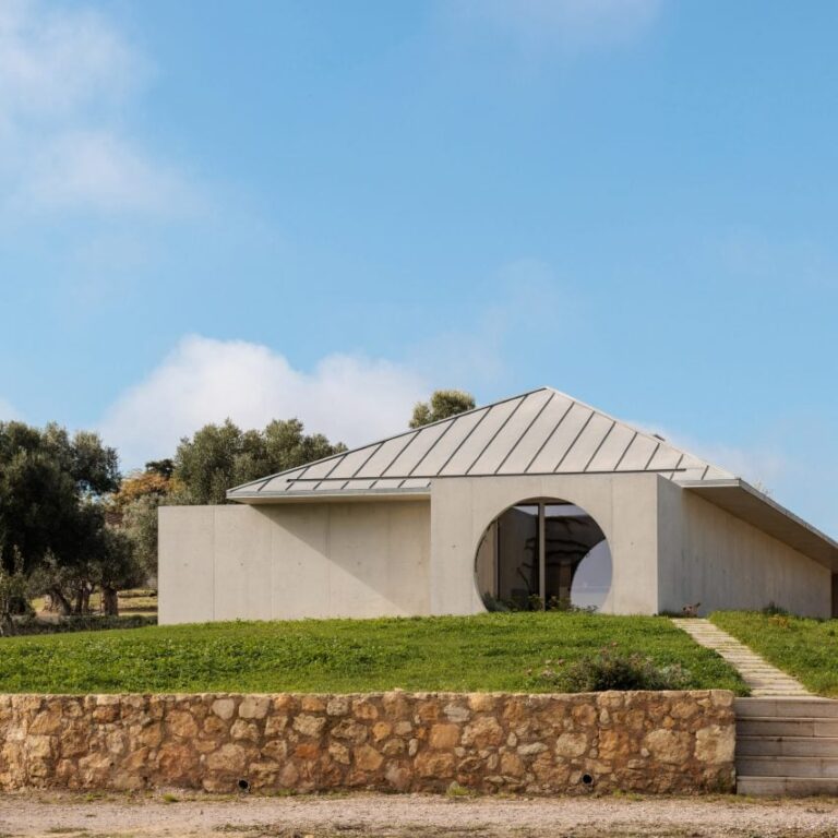 cimbre concrete home portugal sq dezeen 2364 col 0 852x852