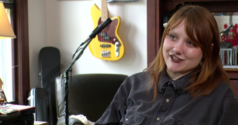 4p pkg mn singer goes viral wcco7u17